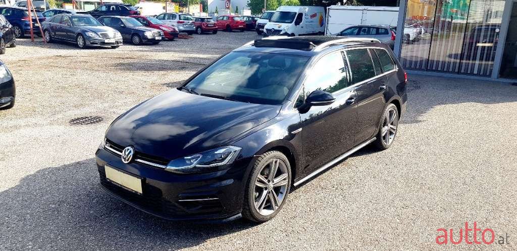 2020' Volkswagen Golf photo #1