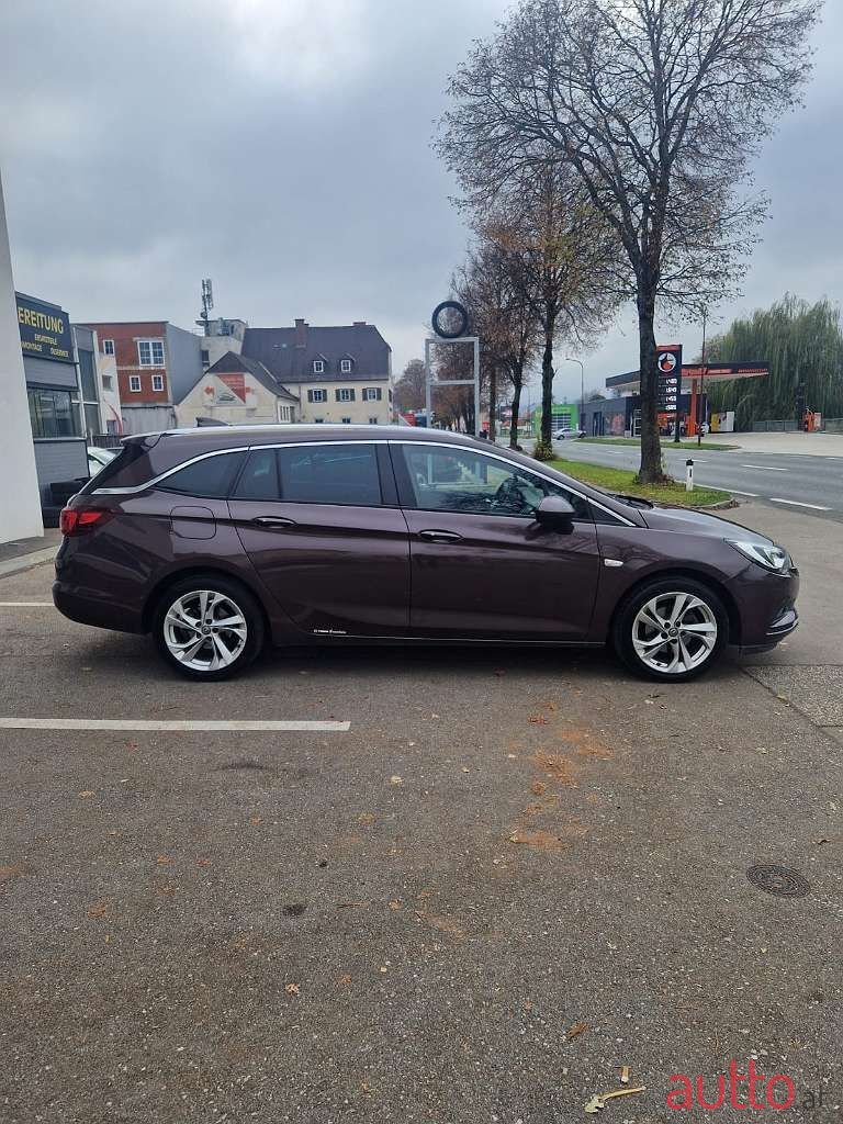 2017' Opel Astra photo #6