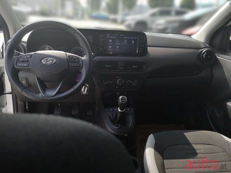 2022' Hyundai i10 photo #4