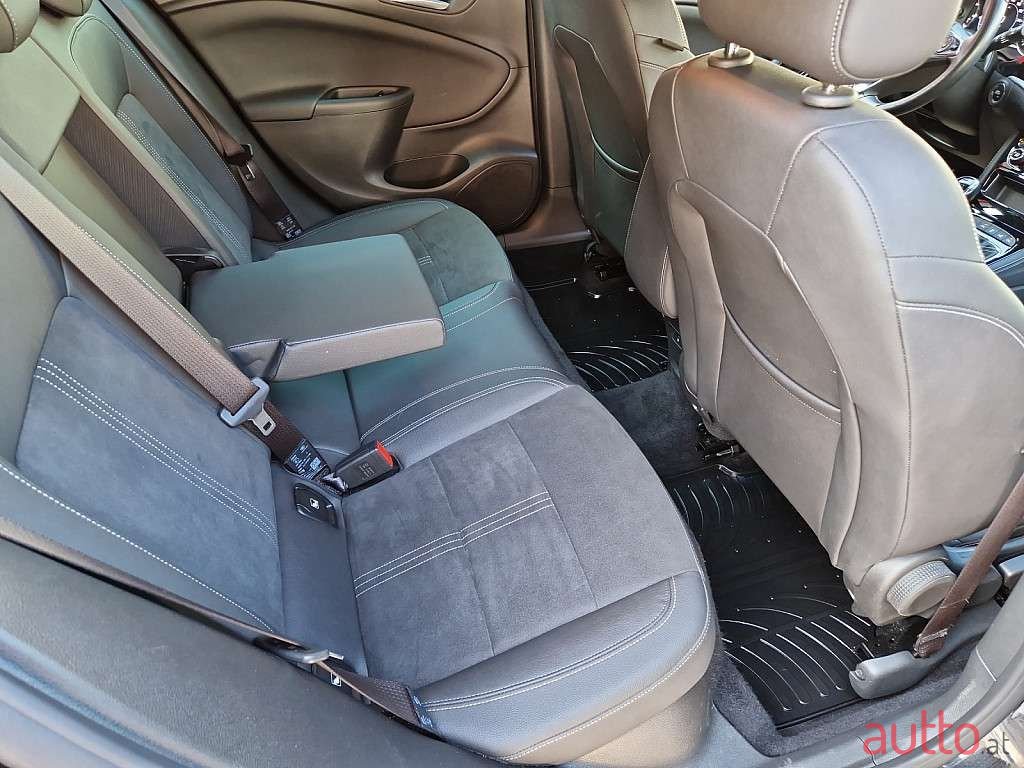 2019' Opel Astra photo #6