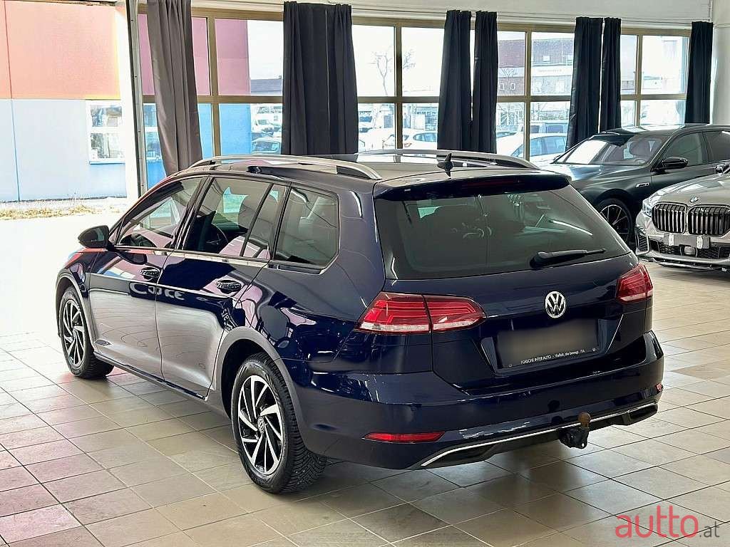 2018' Volkswagen Golf photo #5