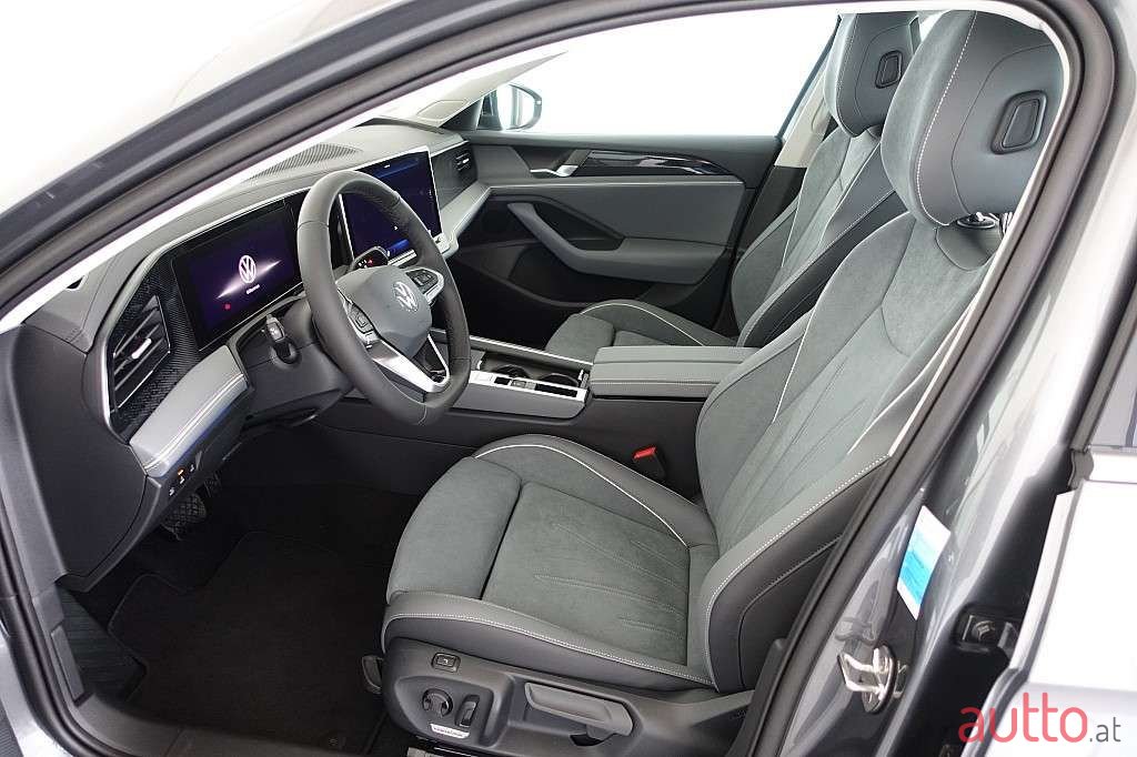 2024' Volkswagen Passat photo #6