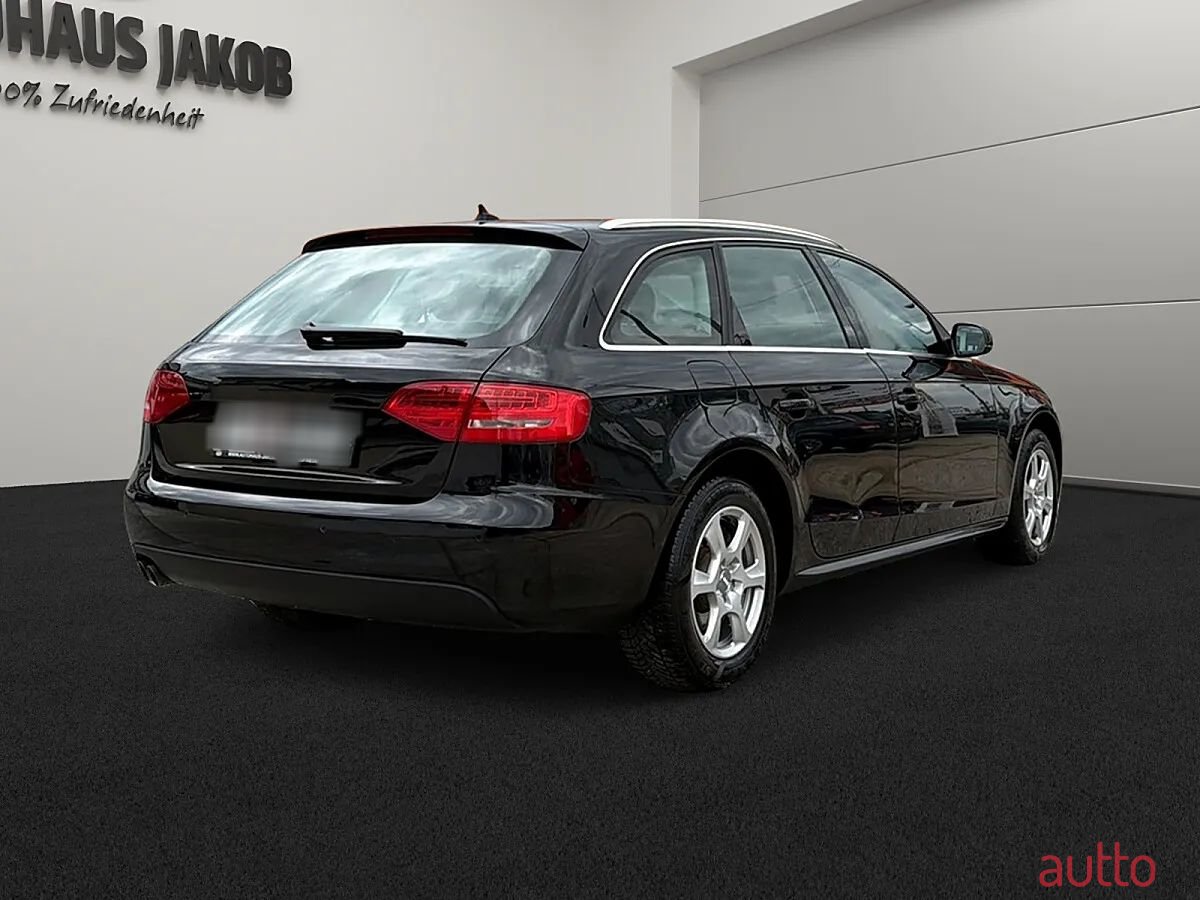 2012' Audi A4 photo #4
