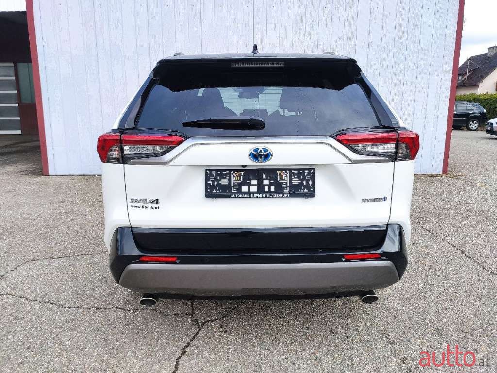 2019' Toyota RAV4 photo #4