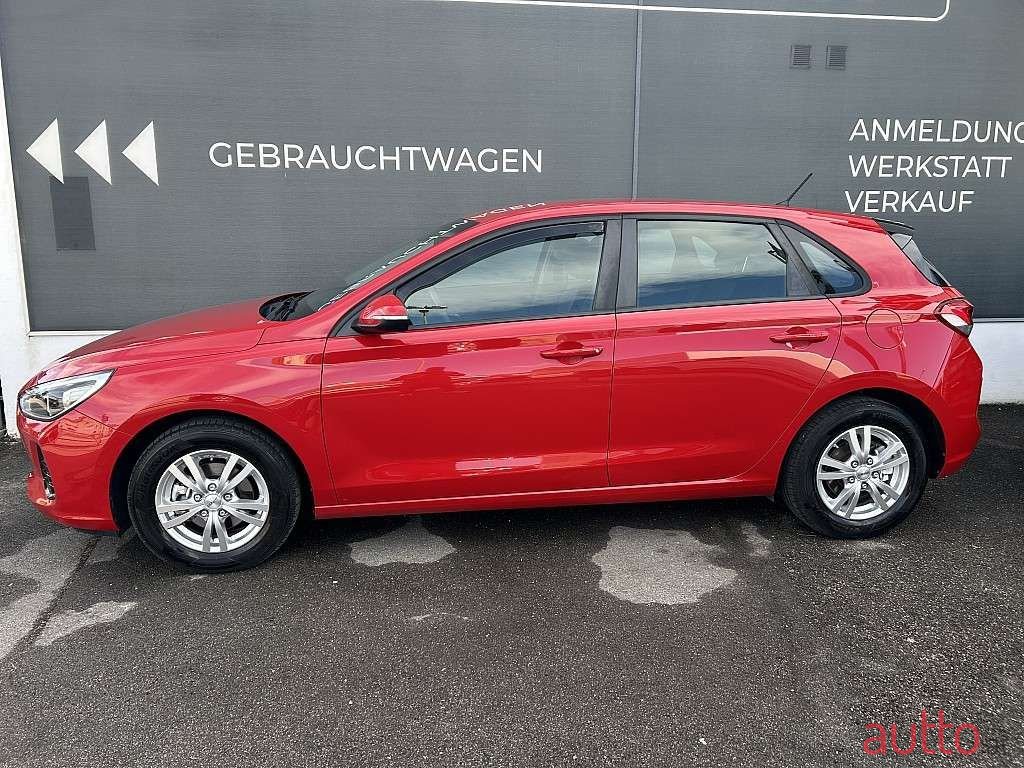 2017' Hyundai i30 photo #2