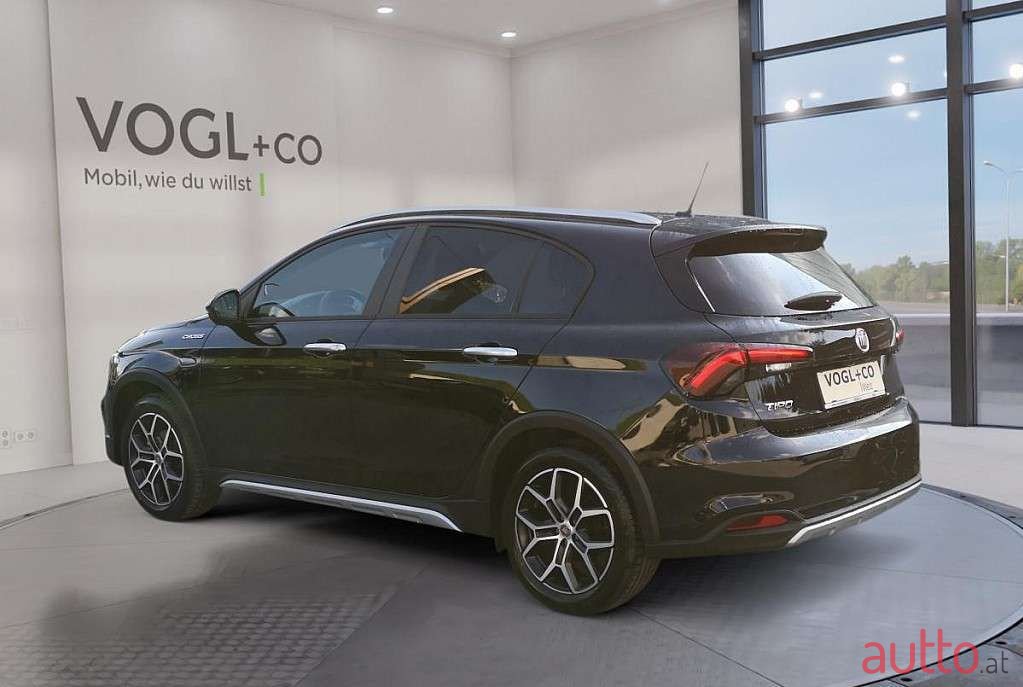 2022' Fiat Tipo photo #3
