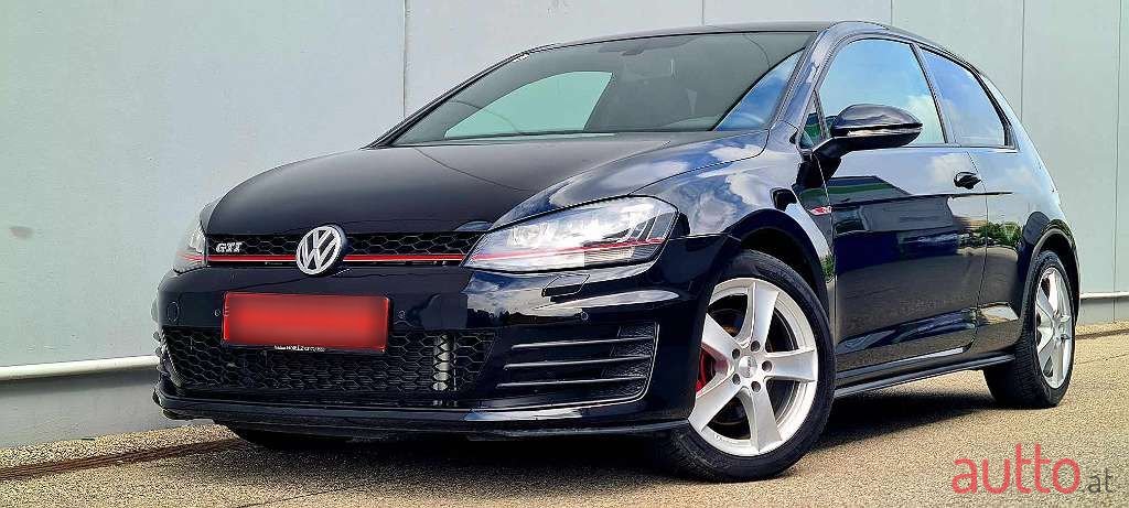 2016' Volkswagen Golf photo #1