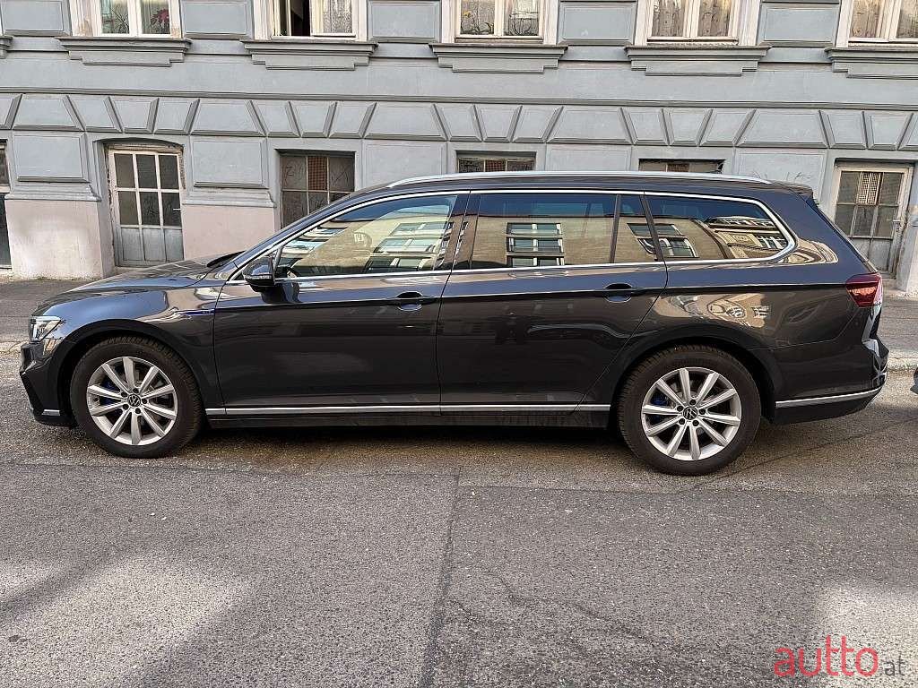 2024' Volkswagen Passat photo #3