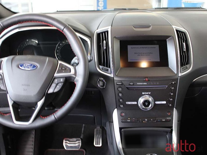 2022' Ford S-Max photo #5