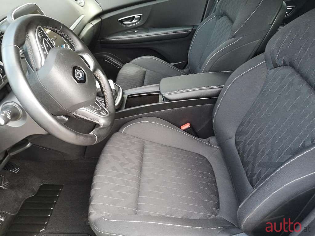 2020' Renault Scenic photo #5