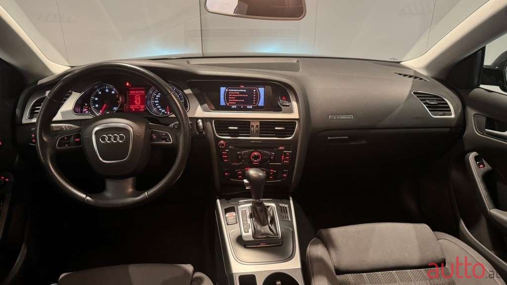 2011' Audi A5 photo #6