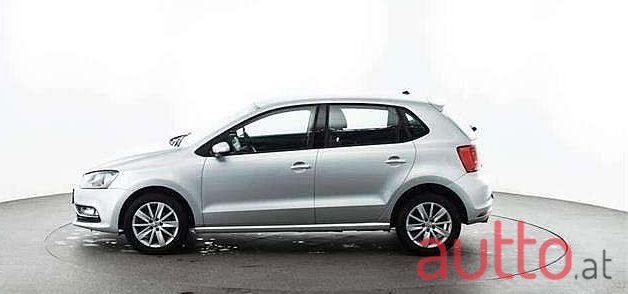 2017' Volkswagen Polo photo #1