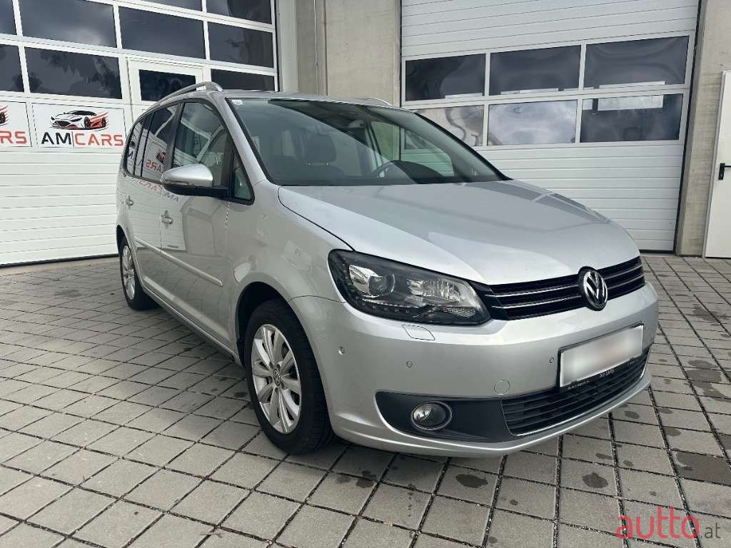 2012' Volkswagen Touran photo #4