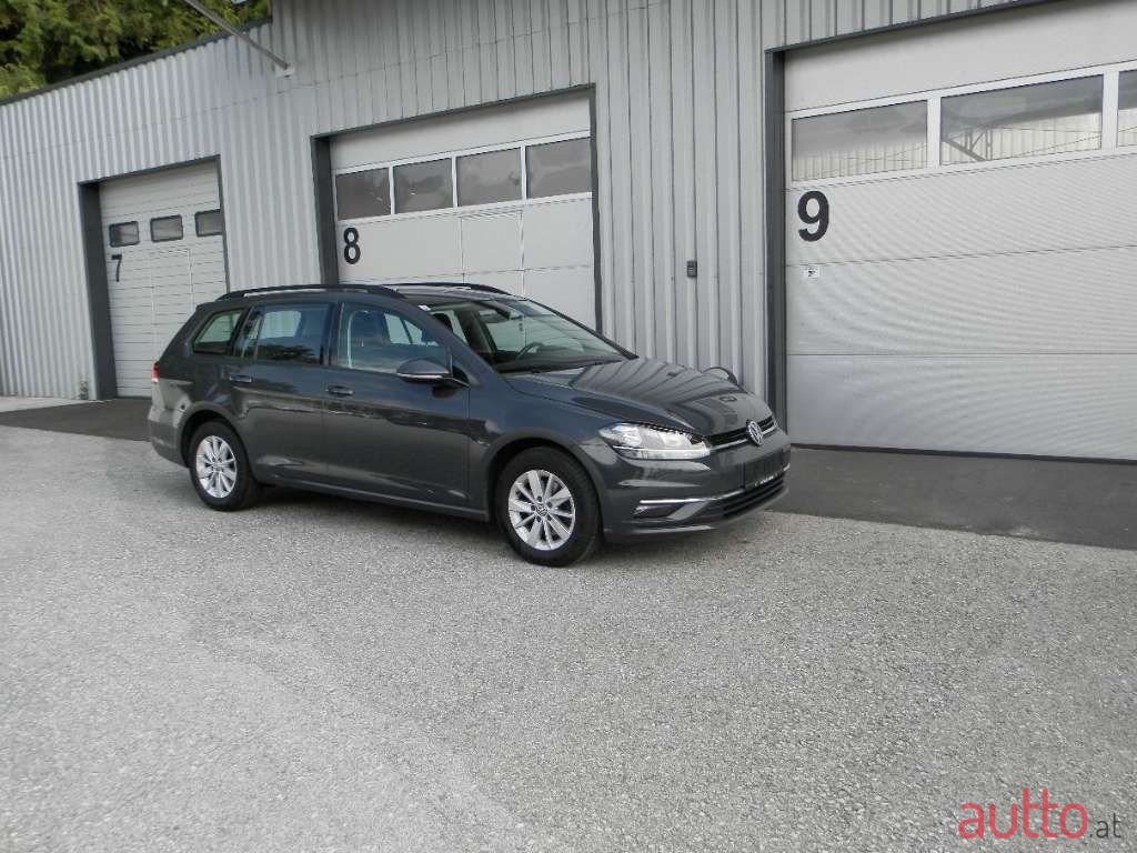 2018' Volkswagen Golf photo #1