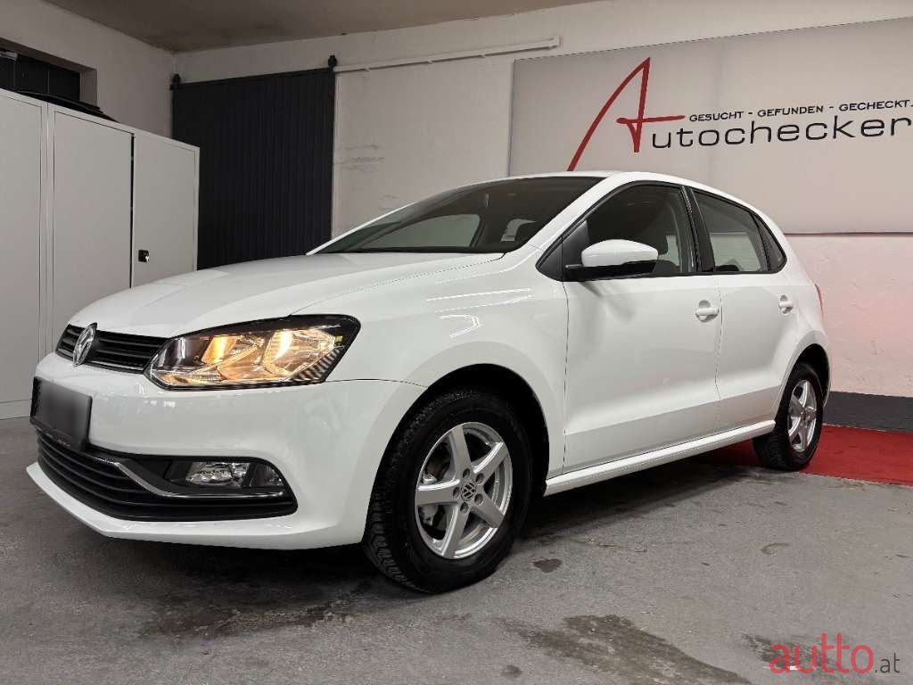 2017' Volkswagen Polo photo #2