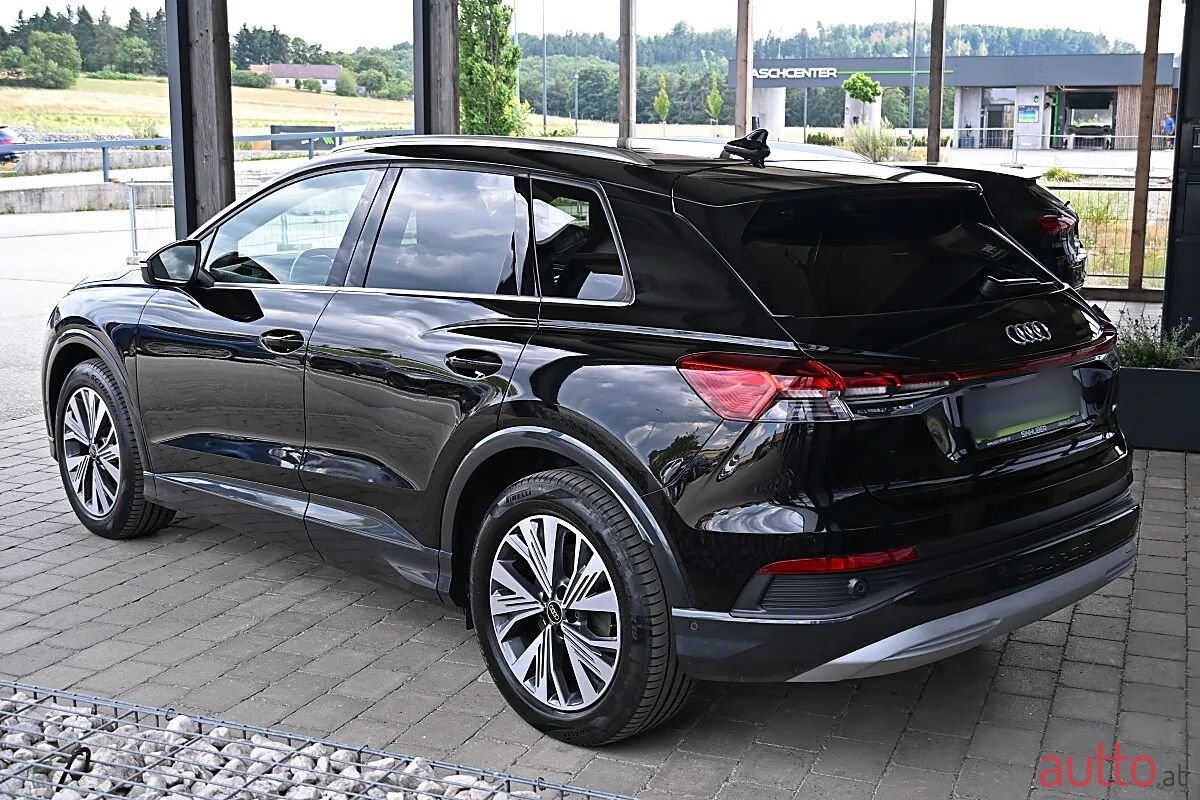 2023' Audi Q4 photo #4