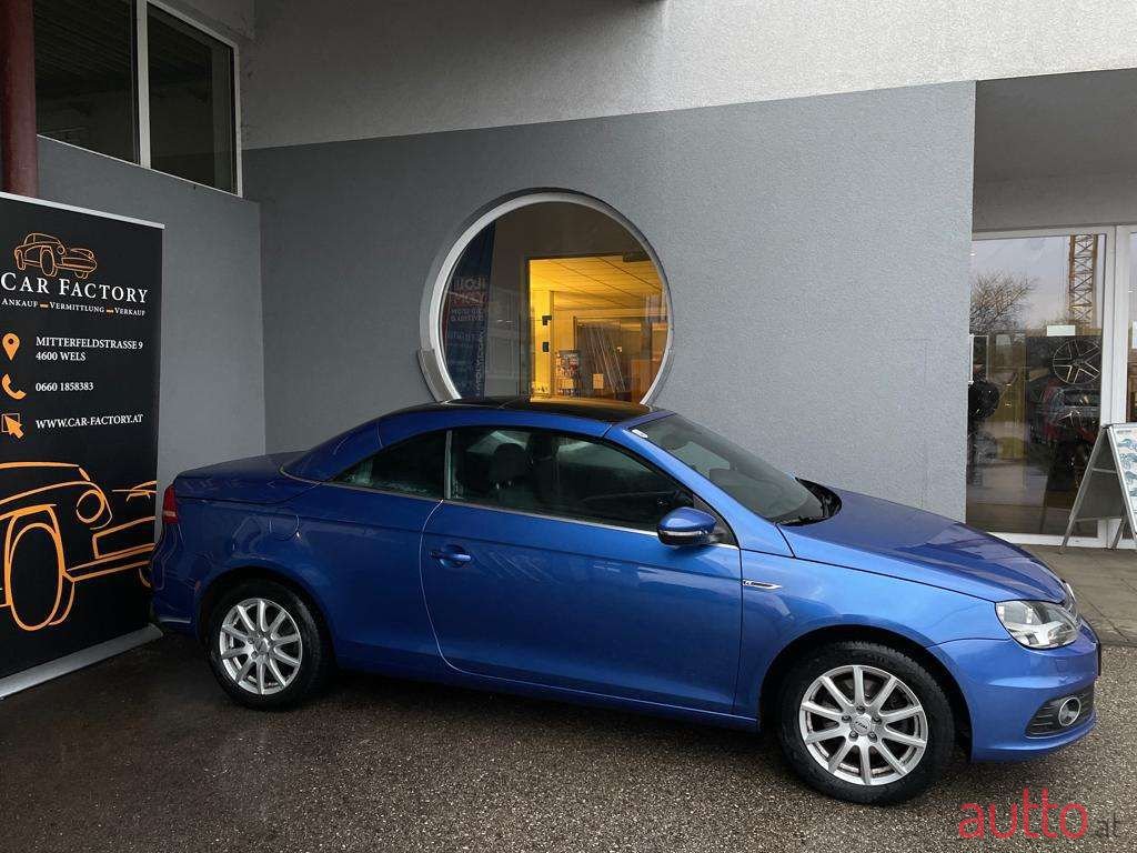 2011' Volkswagen Eos photo #4