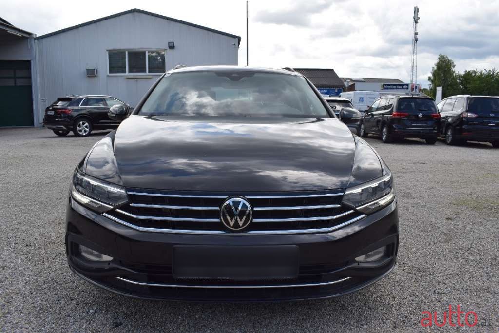 2020' Volkswagen Passat photo #2