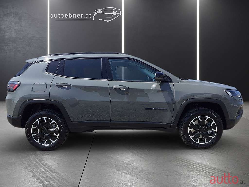 2023' Jeep Compass photo #4