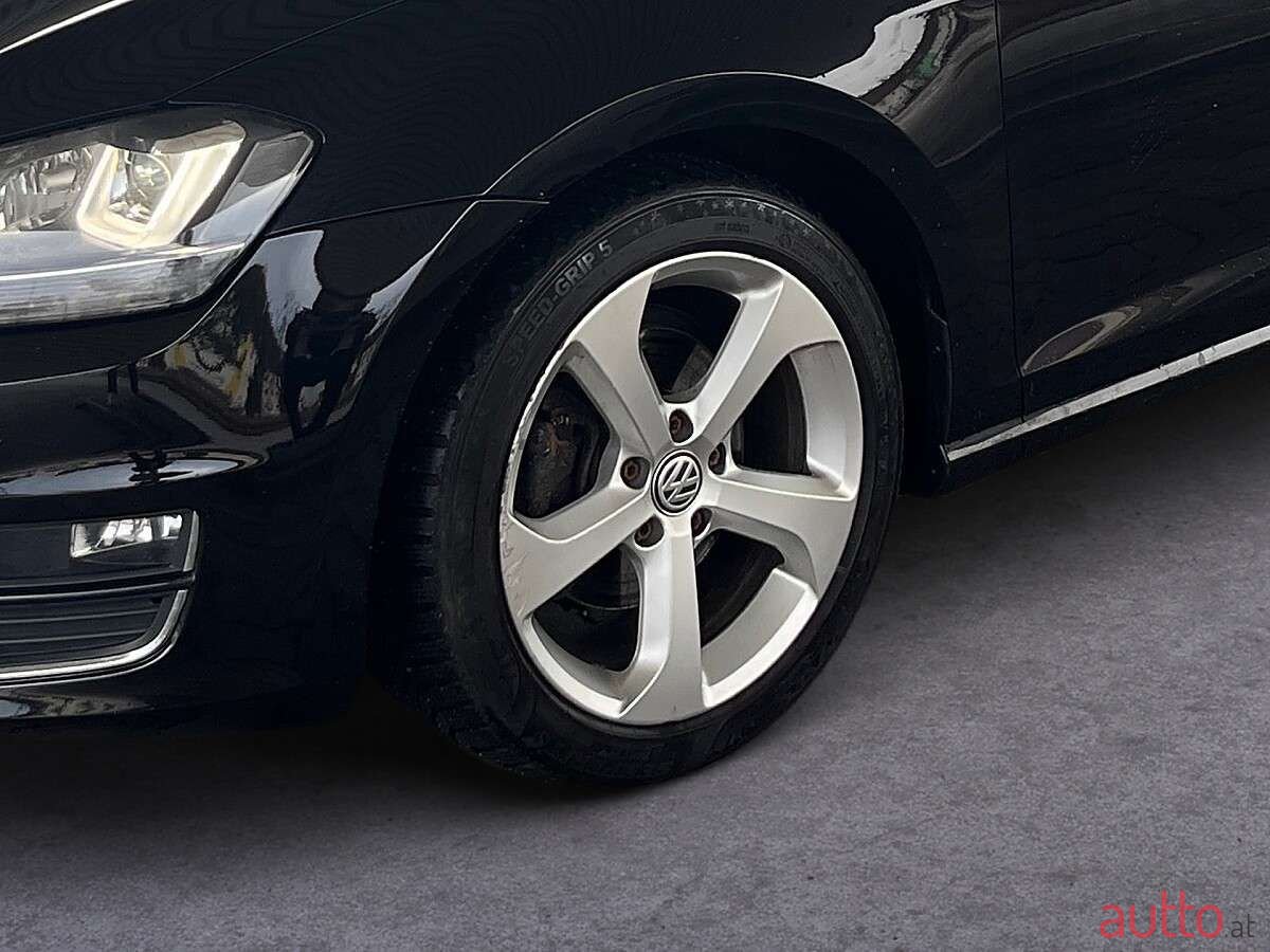 2014' Volkswagen Golf photo #6