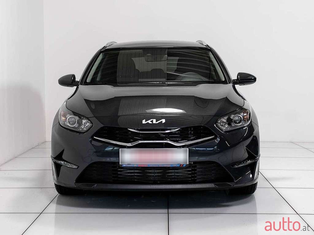 2023' Kia Ceed photo #2