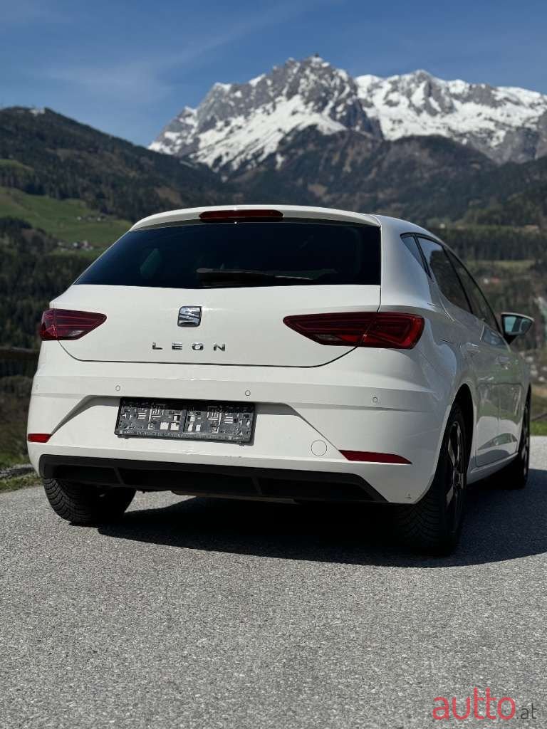 2019' SEAT Leon photo #2