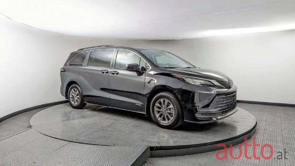2021' Toyota Sienna HYBRID LE photo #7