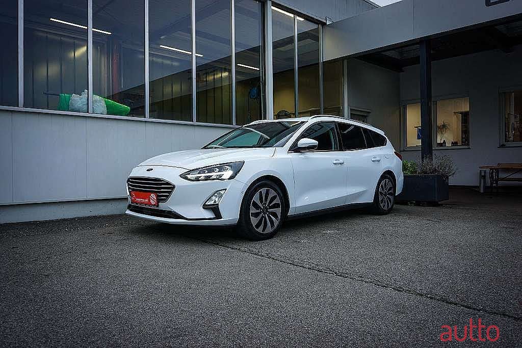 2020' Ford Focus photo #1