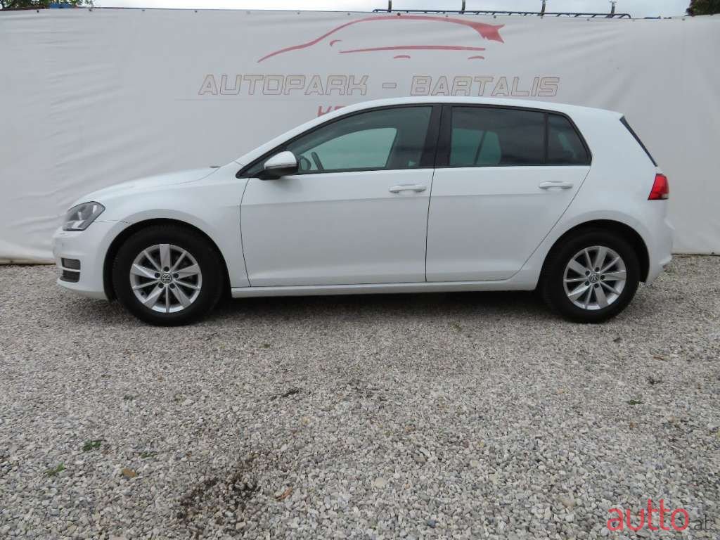 2013' Volkswagen Golf photo #5