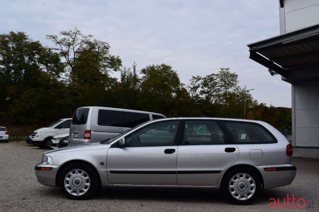 2000' Volvo V40 photo #4