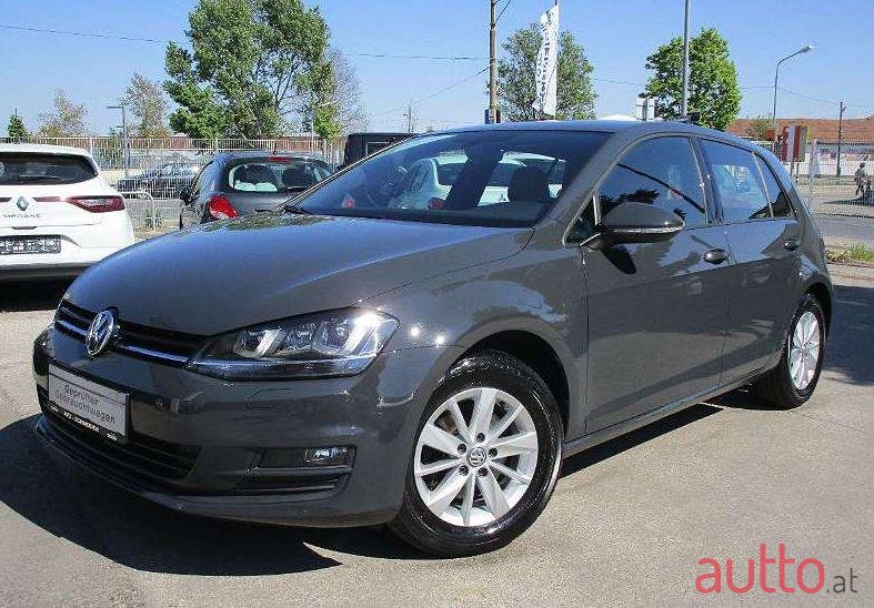 2017' Volkswagen Golf photo #1