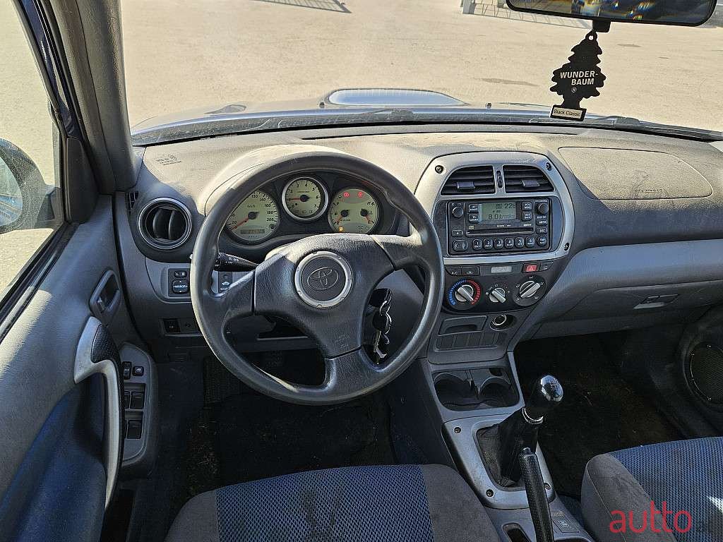 2002' Toyota RAV4 photo #6