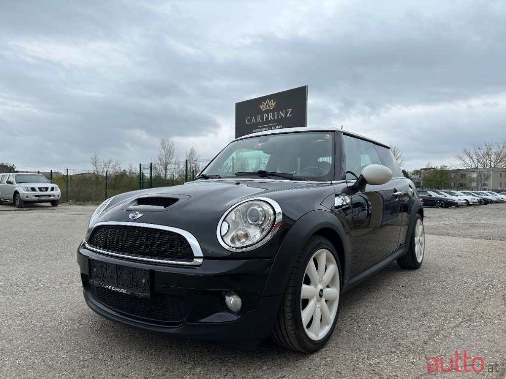 2010' MINI Cooper S photo #1