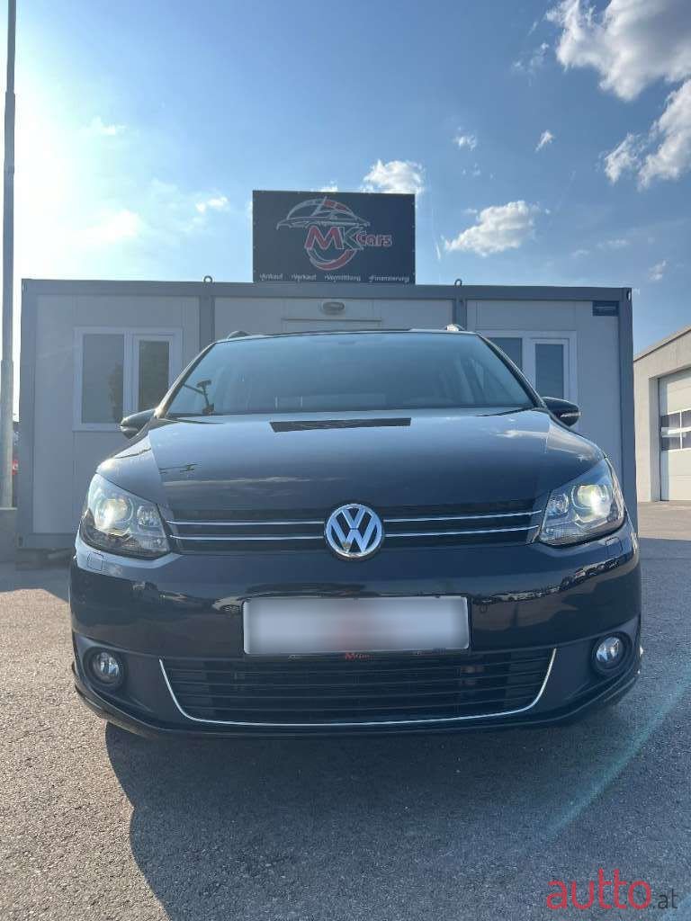 2012' Volkswagen Touran photo #5