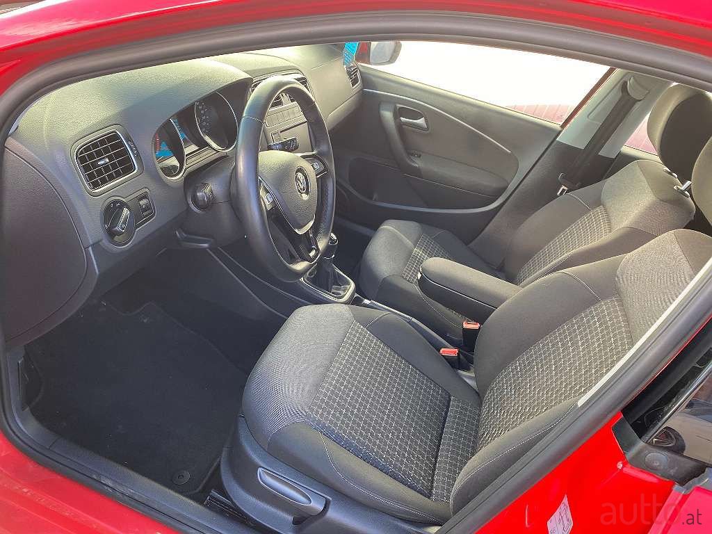 2016' Volkswagen Polo photo #5