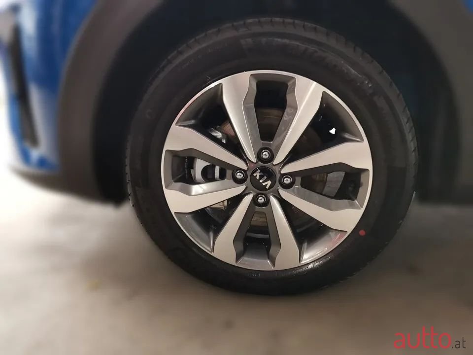 2021' Kia Stonic photo #4