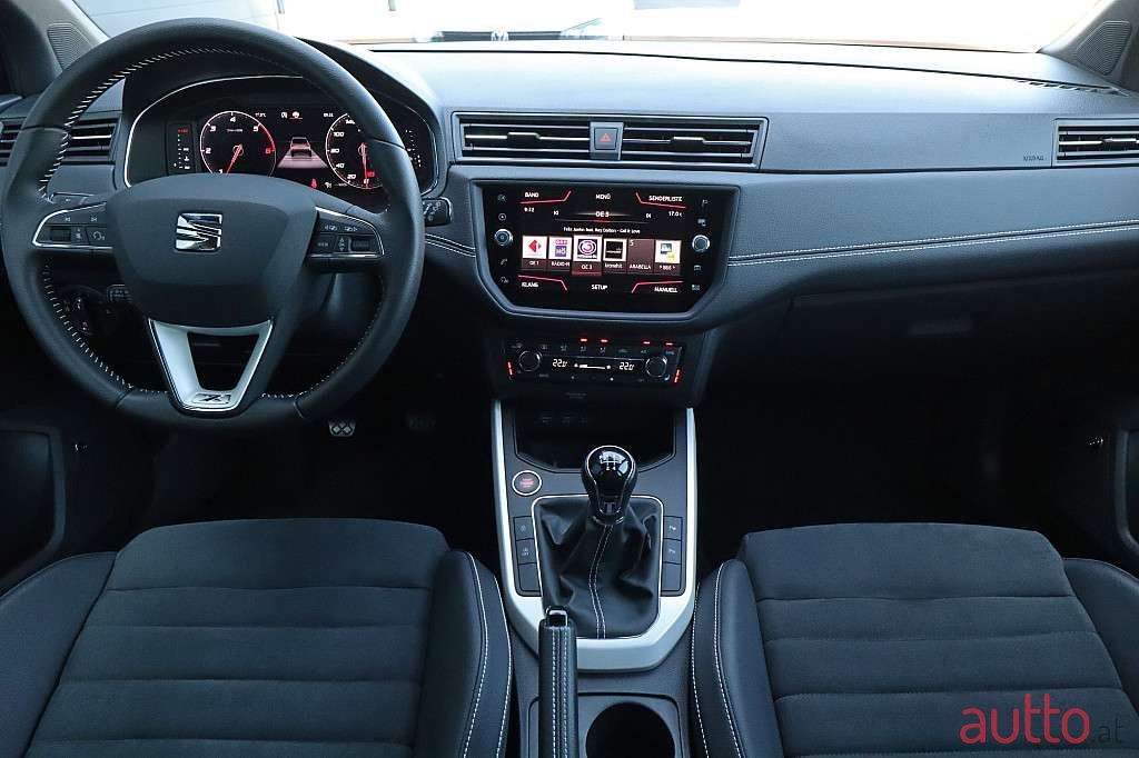 2020' SEAT Arona photo #6