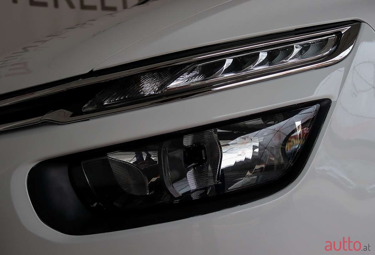 2022' Citroen Grand C4 SpaceTourer photo #4