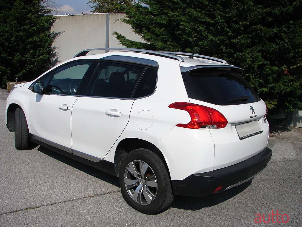 2015' Peugeot 2008 photo #2