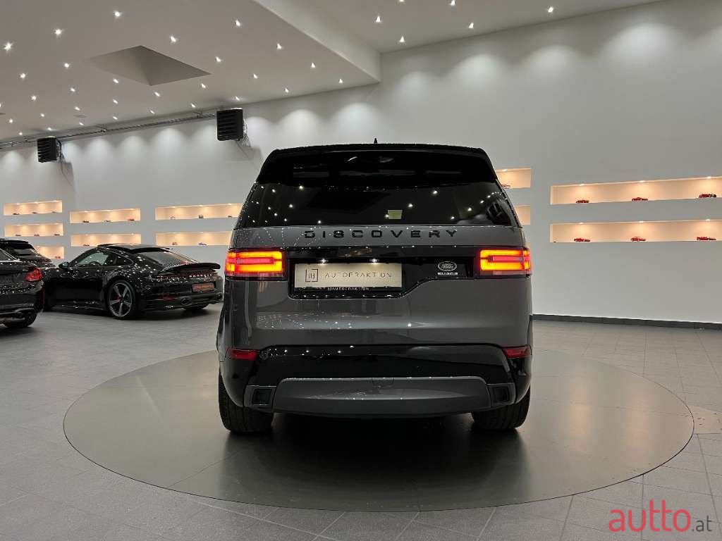 2018' Land Rover Discovery photo #4