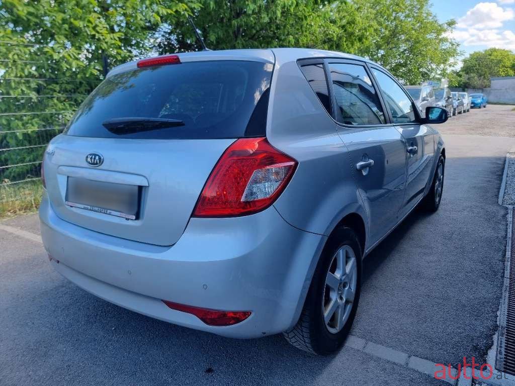 2012' Kia Ceed photo #5