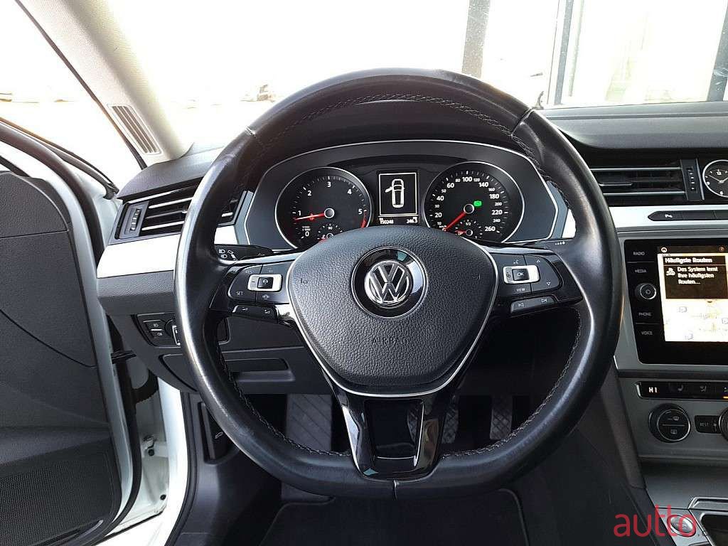2019' Volkswagen Passat photo #5