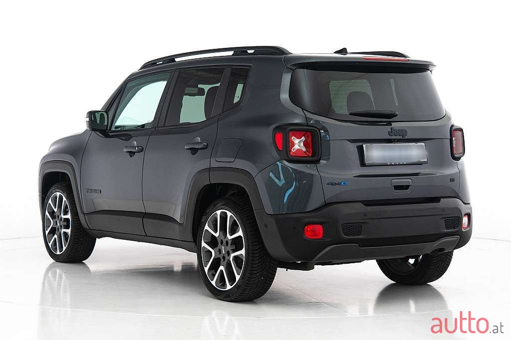 2022' Jeep Renegade photo #3
