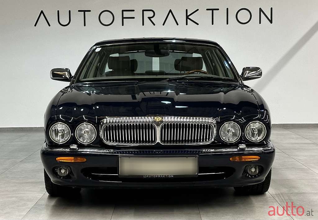 2000' Jaguar Daimler photo #2