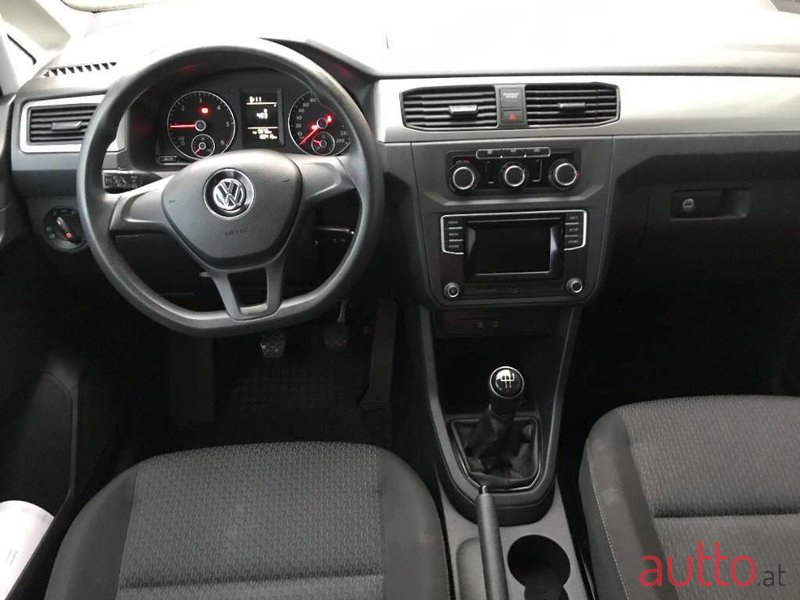 2016' Volkswagen Caddy photo #4