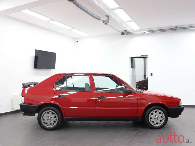 1986' Alfa Romeo 33 photo #2