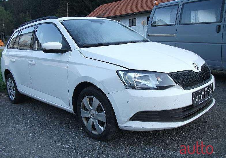 2015' Skoda Fabia photo #1
