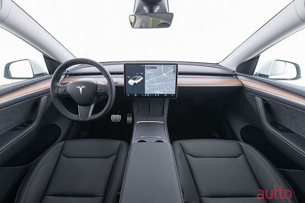 2022' Tesla Model Y photo #4