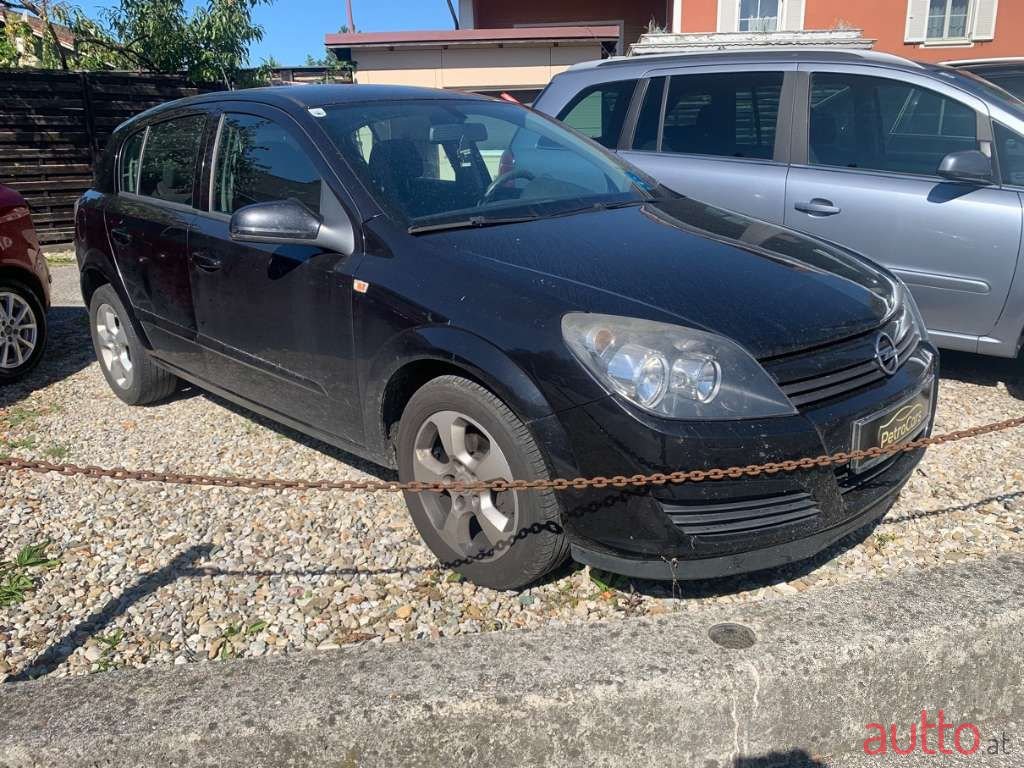 2004' Opel Astra photo #2