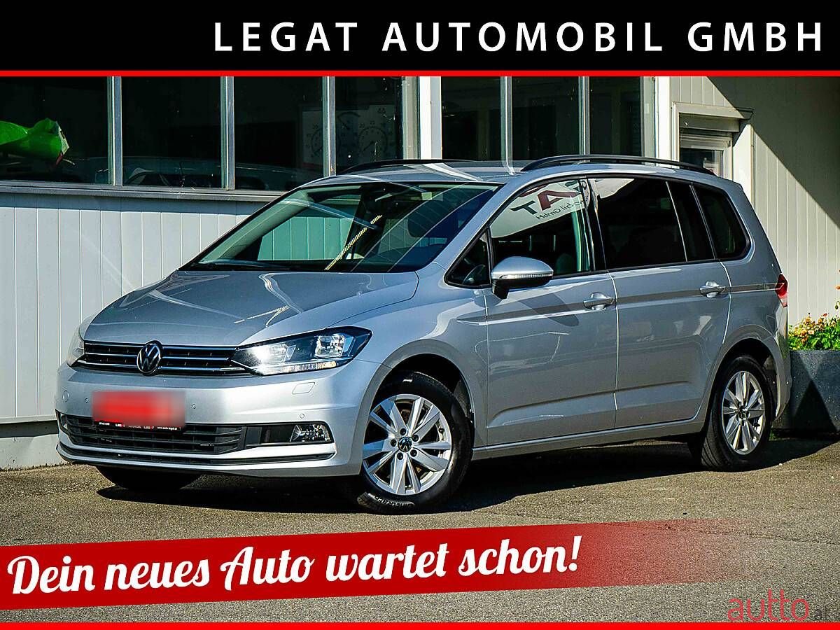 2022' Volkswagen Touran photo #1